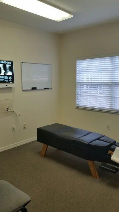 Adjusting table in a treatment room